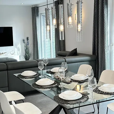 Black White * Raubling