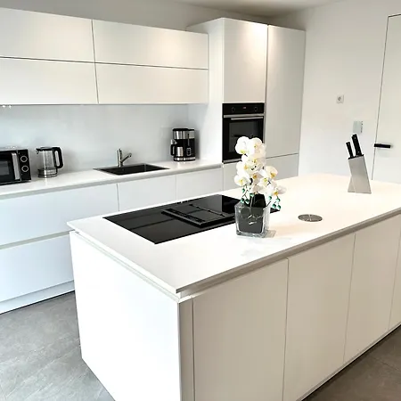 Black White Raubling