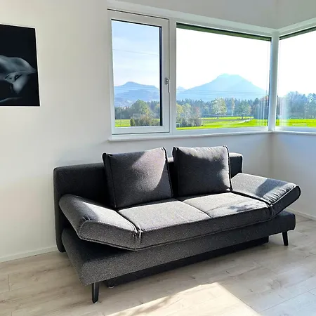 Apartman Black White *