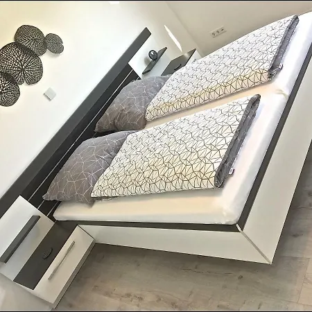 Black White Apartment *